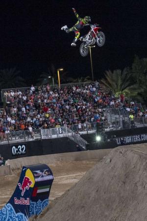 Клинтон Мур - чемпион Red Bull X-Fighters 2015 