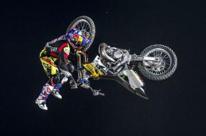 Клинтон Мур - чемпион Red Bull X-Fighters 2015 