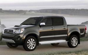 Папарацци сняли гриф секретности с дизайна рестайлингового пикапа Toyota Hilux