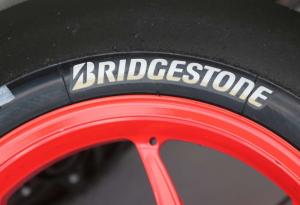 Валентино Росси по поводу ухода Bridgestone: Если коротко, все это сплошная головная боль