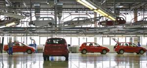 АвтоВАЗ на месяц остановит конвейер