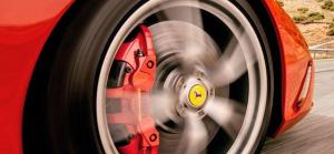 На водителя сгоревшего в Москве Ferrari завели уголовное дело