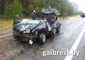 В Малоритском районе Ford врезался в трактор: погибли два человека