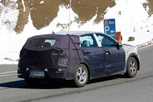 Гибридный кроссовер Kia Niro замечен на тестах 