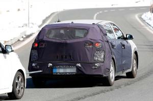 Гибридный кроссовер Kia Niro замечен на тестах 