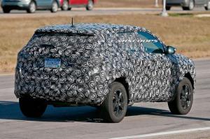 Jeep приступил к дорожным испытаниям нового компактного кроссовера 