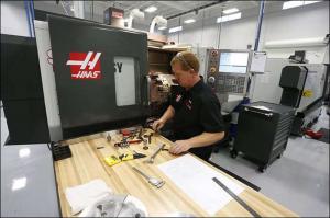 В Haas F1 продолжают нанимать сотрудников