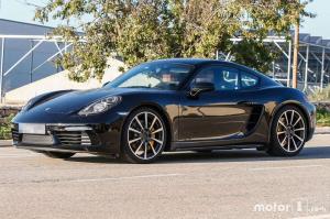 Компания Porsche вывела на завершающие тесты обновленный Cayman 