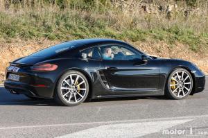 Компания Porsche вывела на завершающие тесты обновленный Cayman 