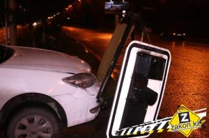В Алматы водитель после ДТП пытался скрыться на машине, а затем пешком