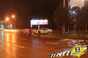 В Алматы водитель после ДТП пытался скрыться на машине, а затем пешком