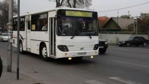 Полиция Алматы наказала водителя автобуса, возившего людей по встречке