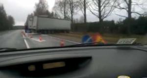 В Минской области в лобовую столкнулись груженые грузовики Scania и Renault