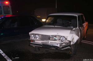 В Алматы предположительно пьяный водитель Жигули стал причиной ДТП