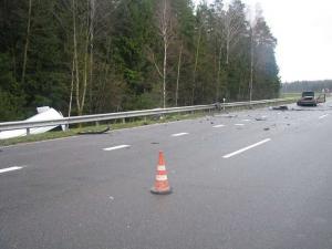 В Борисовском районе BMW столкнулся с микроавтобусом. Оба водителя в реанимации