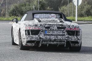 Шпионские снимки Audi R8 Spyder 2016 года 
