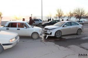 Уснувший за рулем водитель стал причиной столкновения трех автомобилей в Актау