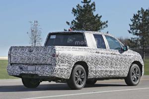 Шпионские снимки Honda Ridgeline 2017 года 