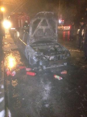 Патрульное авто сгорело в Алматы 
