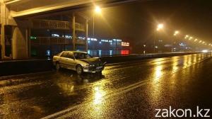 Засмотревшийся на ДТП в Алматы зевака сам пострадал в аварии