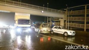 Засмотревшийся на ДТП в Алматы зевака сам пострадал в аварии