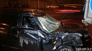 В Алматы водитель Lada Priora врезался в грузовик