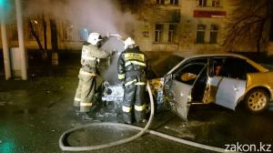 В Алматы на ходу загорелась Audi