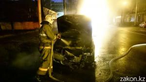 В Алматы на ходу загорелась Audi