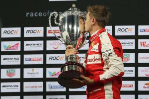 Феттель: Я горжусь победой в Гонке чемпионов!