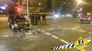В Алматы поторопившийся водитель спровоцировал тройное ДТП с двумя пострадавшими