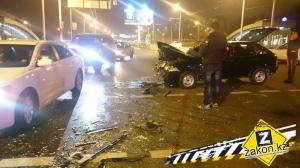 В Алматы поторопившийся водитель спровоцировал тройное ДТП с двумя пострадавшими