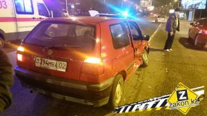 В Алматы поторопившийся водитель спровоцировал тройное ДТП с двумя пострадавшими