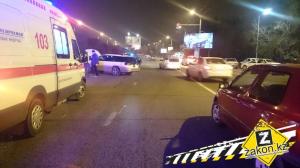 В Алматы поторопившийся водитель спровоцировал тройное ДТП с двумя пострадавшими