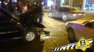 В Алматы поторопившийся водитель спровоцировал тройное ДТП с двумя пострадавшими