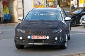 Универсал Kia Optima впервые замечен на тестах 