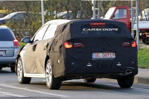 Универсал Kia Optima впервые замечен на тестах 