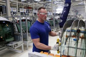 Volkswagen начал использовать виртуальные очки для производства автомобилей 