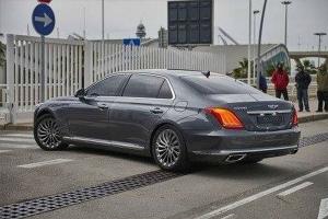 Шпионские снимки Genesis G90 2016 года 
