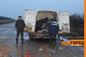 Полтонны мандаринов рассыпалось на автодороге в ЗКО