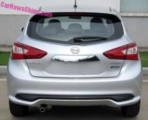 Шпионские снимки Nissan Tiida 2016 года 