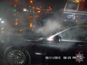 В Минске на парковке загорелся BMW 7-Series 