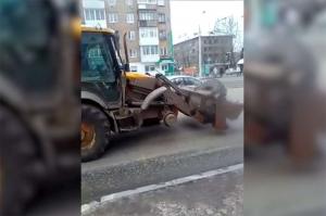 В Перми находчивый тракторист на трех колесах ехал в сервис