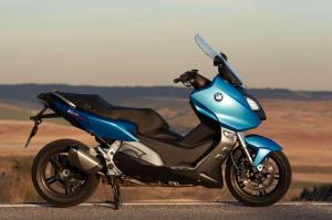 Отзыв скутеров BMW C600 Sport/C650GT 2013-2015 из-за проблем с передним тормозным шлангом