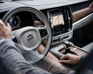 Первые снимки Volvo S90 2016 года 