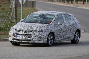 Шпионские снимки Chevrolet Cruze Hatchback 2017 года 