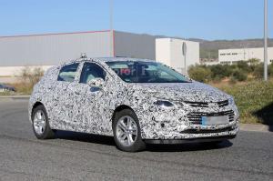 Шпионские снимки Chevrolet Cruze Hatchback 2017 года 