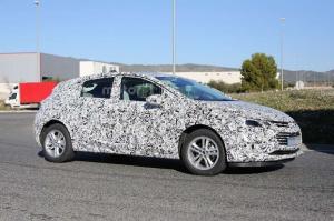 Шпионские снимки Chevrolet Cruze Hatchback 2017 года 