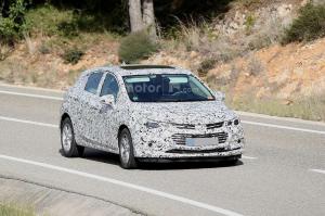 Шпионские снимки Chevrolet Cruze Hatchback 2017 года 
