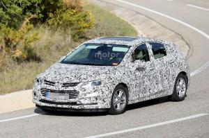 Шпионские снимки Chevrolet Cruze Hatchback 2017 года 