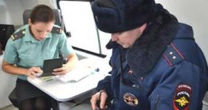 Судебные приставы и сотрудники ГИБДД продолжают выявлять автомобилистов-должников в Иркутске